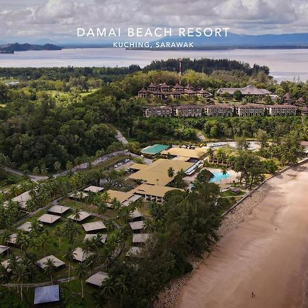 Damai Beach Resort Kuching Esterno foto