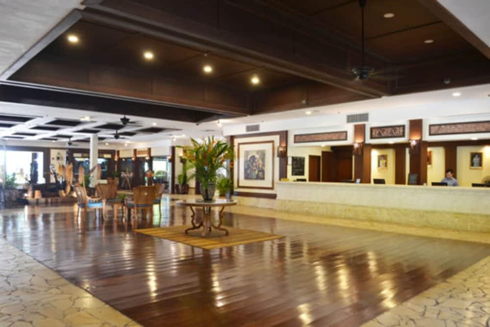 Damai Beach Resort Kuching Esterno foto