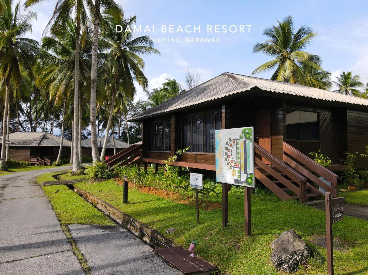 Damai Beach Resort Kuching Esterno foto