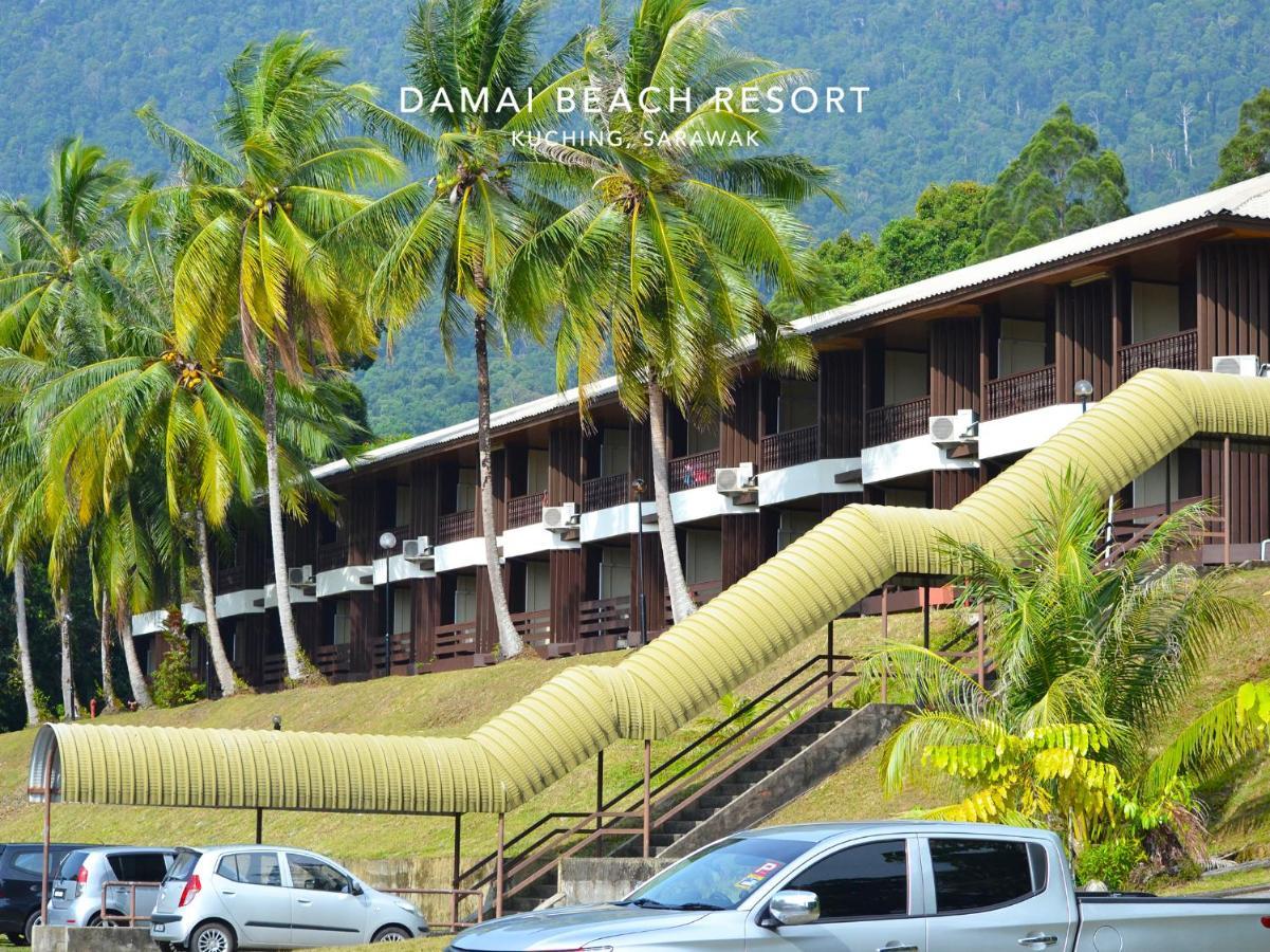 Damai Beach Resort Kuching Esterno foto