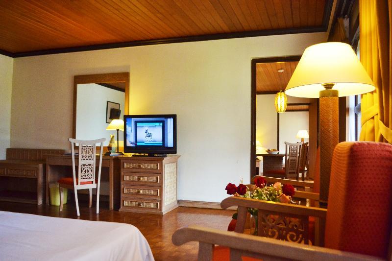 Damai Beach Resort Kuching Esterno foto